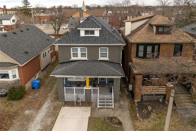 153 Ottawa Street S, House detached with 5 bedrooms, 2 bathrooms and 2 parking in Hamilton ON | Image 3