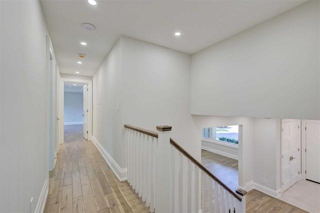 29 Aylesbury Rd, House detached with 5 bedrooms, 4 bathrooms and 6 parking in Toronto ON | Image 4
