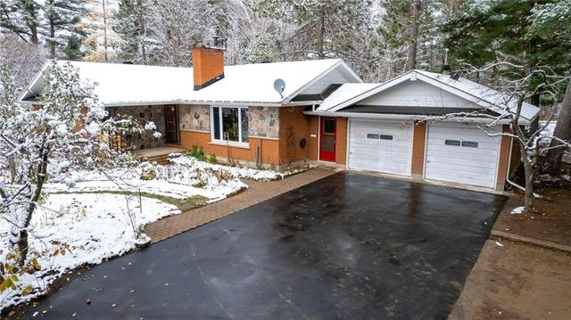 2325 Petawawa Boulevard, House detached with 2 bedrooms, 1 bathrooms and 10 parking in Petawawa ON | Image 21