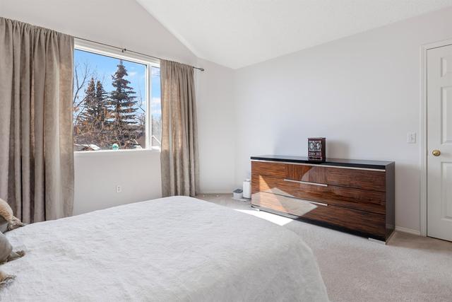 18 Stradwick Rise Sw, Home with 4 bedrooms, 2 bathrooms and 4 parking in Calgary AB | Image 30