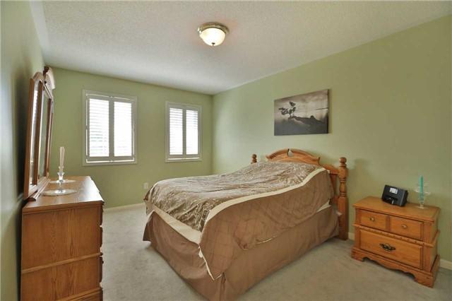 1250 Glenrose Cres, House detached with 3 bedrooms, 2 bathrooms and 3 parking in Oakville ON | Image 13