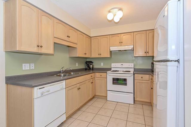 4 - 210 Dawn Ave, Townhouse with 3 bedrooms, 3 bathrooms and 1 parking in Guelph ON | Image 10