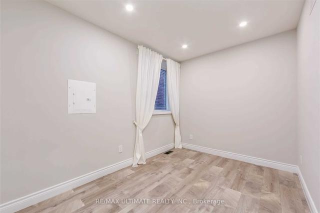1 - 701 Dupont St, House semidetached with 2 bedrooms, 1 bathrooms and 0 parking in Toronto ON | Image 2