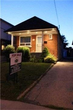 166 Dunraven Dr, House detached with 2 bedrooms, 2 bathrooms and 2 parking in Toronto ON | Image 1