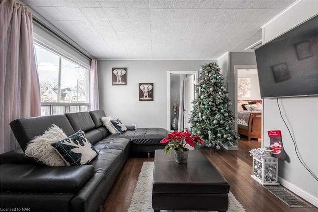 42 Barley Dr, House detached with 2 bedrooms, 1 bathrooms and 2 parking in St. Catharines ON | Image 32