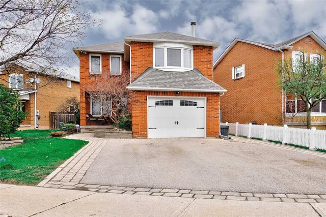15 Arisaig Dr, House detached with 3 bedrooms, 4 bathrooms and 6 parking in Vaughan ON | Card Image