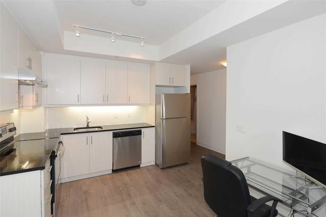 512 - 17 Zorra St, Condo with 1 bedrooms, 1 bathrooms and 1 parking in Toronto ON | Image 8
