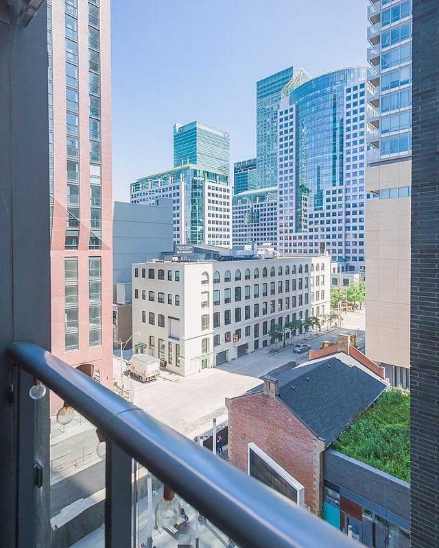 709 - 295 Adelaide St W, Condo with 1 bedrooms, 1 bathrooms and 0 parking in Toronto ON | Image 4