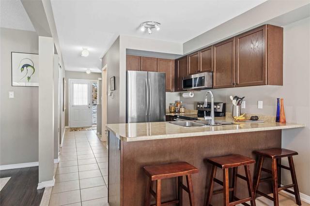 24 Peartree Crt, House attached with 3 bedrooms, 3 bathrooms and 2 parking in Barrie ON | Image 5