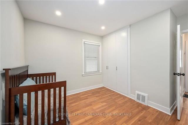 1466 Oakdale St, House detached with 2 bedrooms, 2 bathrooms and 4 parking in London ON | Image 15