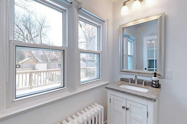 528 Roselawn Ave, House detached with 3 bedrooms, 3 bathrooms and 1 parking in Toronto ON | Image 11