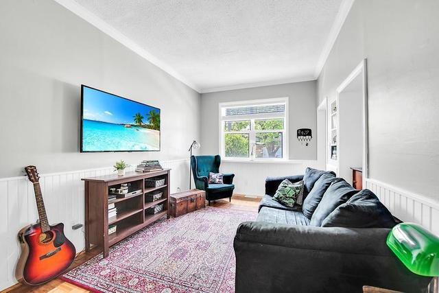 53 East 33rd Street, House detached with 2 bedrooms, 1 bathrooms and 1 parking in Hamilton ON | Image 8