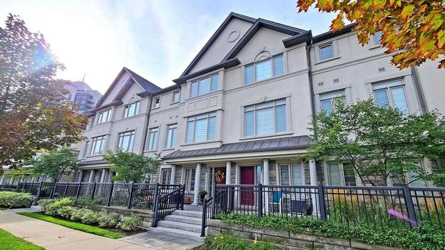 49 Beverley Glen Blvd, Townhouse with 3 bedrooms, 3 bathrooms and 2 parking in Vaughan ON | Image 12