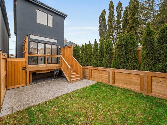 7b Everett Cres, House detached with 3 bedrooms, 3 bathrooms and 3 parking in Toronto ON | Image 32