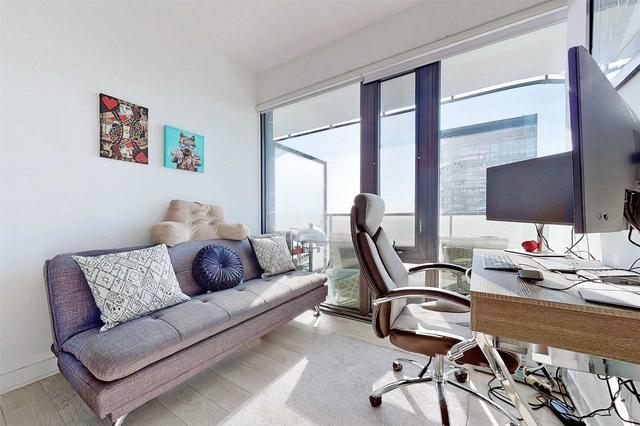 2310 - 185 Roehampton Ave, Condo with 2 bedrooms, 2 bathrooms and 1 parking in Toronto ON | Image 8