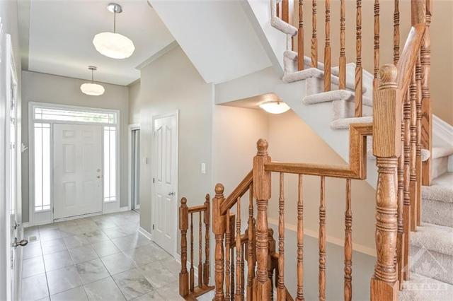 1864 Arrowgrass Way, Townhouse with 3 bedrooms, 3 bathrooms and 2 parking in Ottawa ON | Image 4