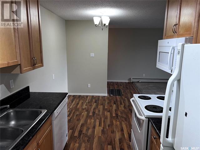 205a1 - 1121 Mckercher Drive, Condo with 3 bedrooms, 2 bathrooms and null parking in Saskatoon SK | Image 7