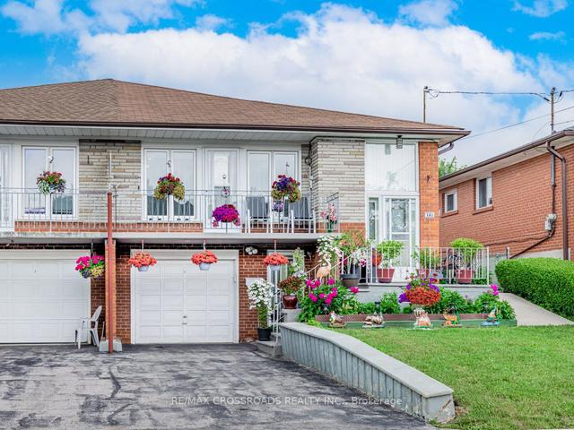 141 Ardwick Blvd, House semidetached with 3 bedrooms, 4 bathrooms and 3 parking in Toronto ON | Image 1