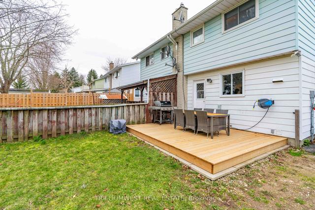 186 Pinedale Dr, House semidetached with 3 bedrooms, 1 bathrooms and 4 parking in Kitchener ON | Image 26