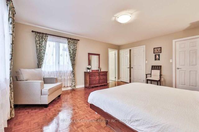 108 Danielson Crt, House detached with 4 bedrooms, 4 bathrooms and 7 parking in Mississauga ON | Image 11