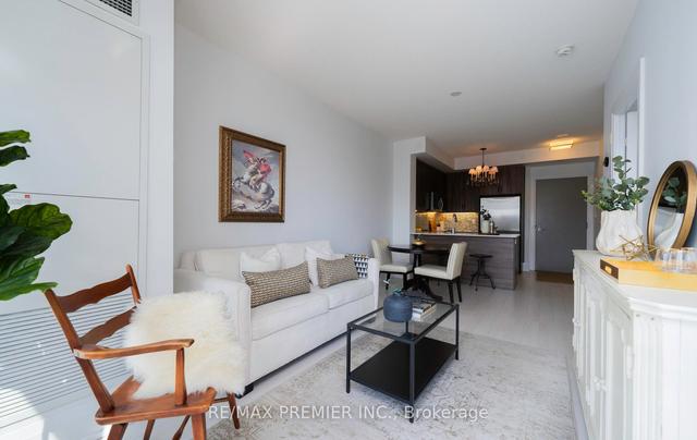 618 - 2 Old Mill Dr, Condo with 1 bedrooms, 1 bathrooms and 1 parking in Toronto ON | Image 3