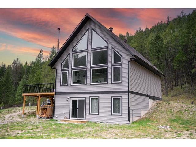 4165 Highway 93, House detached with 3 bedrooms, 1 bathrooms and null parking in East Kootenay B BC | Image 2