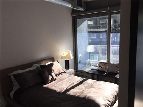 820 - 32 Trolley Cres, Condo with 2 bedrooms, 2 bathrooms and 1 parking in Toronto ON | Image 3