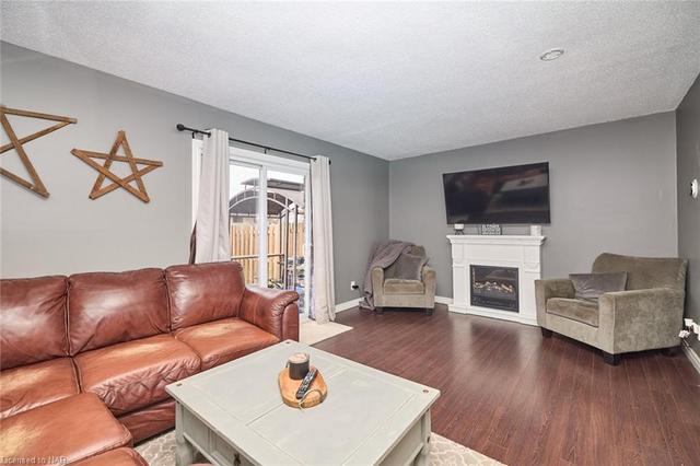 13 - 131 Rockwood Avenue, House attached with 2 bedrooms, 1 bathrooms and 1 parking in St. Catharines ON | Image 2