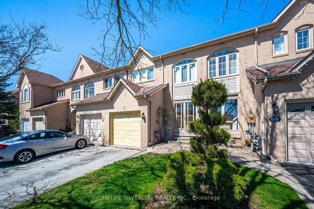 92 Cedarwood Cres, House attached with 3 bedrooms, 3 bathrooms and 3 parking in Brampton ON | Image 23