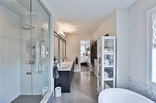 1044b Islington Ave, Townhouse with 3 bedrooms, 4 bathrooms and 2 parking in Toronto ON | Image 15