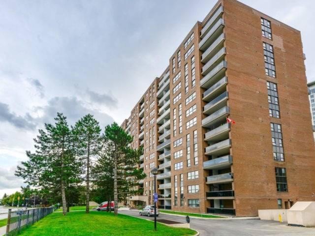1211 - 4 Lisa St W, Condo with 3 bedrooms, 2 bathrooms and 2 parking in Brampton ON | Image 1