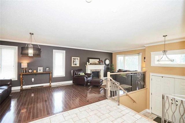 3197 Matthews Dr, House detached with 3 bedrooms, 3 bathrooms and 6 parking in Niagara Falls ON | Image 5