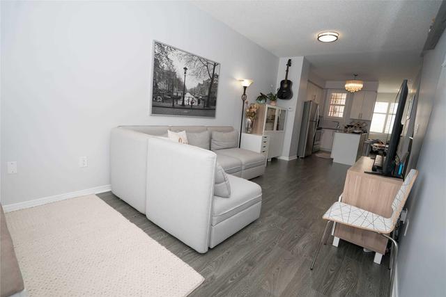 Unit 19 - 27 Island Rd, Townhouse with 3 bedrooms, 2 bathrooms and 1 parking in Toronto ON | Image 12