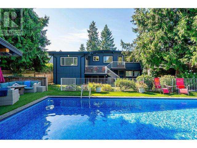1372 Lennox Street, House detached with 5 bedrooms, 3 bathrooms and 5 parking in North Vancouver BC | Image 33