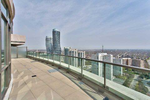 1903 - 208 Enfield Pl, Condo with 2 bedrooms, 2 bathrooms and 1 parking in Mississauga ON | Image 11