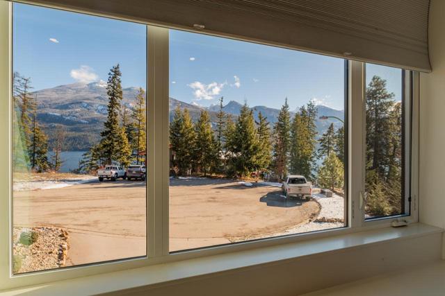575 Larch Drive, House detached with 4 bedrooms, 3 bathrooms and 4 parking in Kaslo BC | Image 78