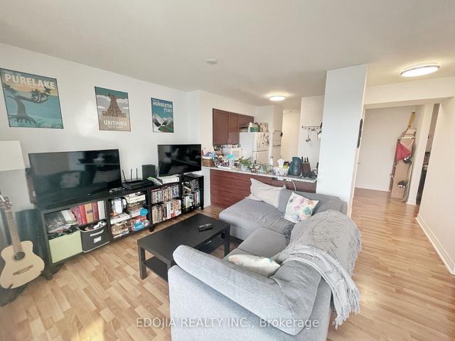 1001 - 70 Town Centre Crct, Condo with 1 bedrooms, 1 bathrooms and 1 parking in Toronto ON | Image 4