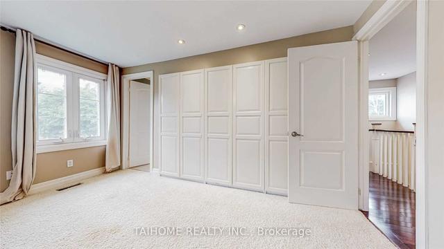 31 Stubbswood Sq, House detached with 3 bedrooms, 4 bathrooms and 6 parking in Toronto ON | Image 3