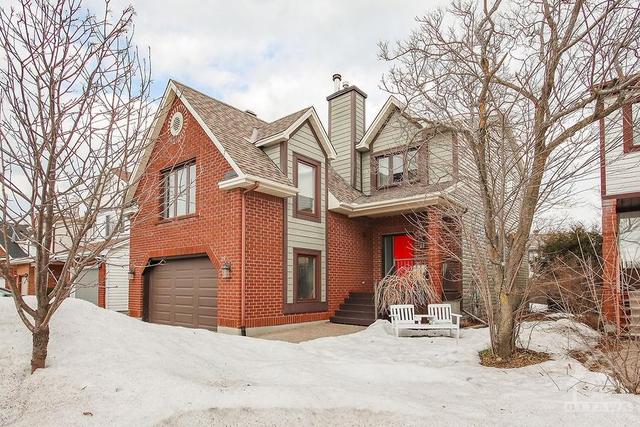 19 Huntersfield Drive, House detached with 5 bedrooms, 4 bathrooms and 6 parking in Ottawa ON | Image 3