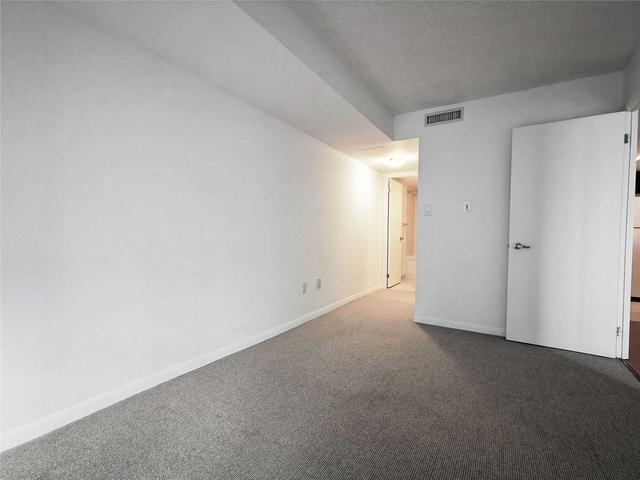 1201 - 38 Grenville St, Condo with 2 bedrooms, 2 bathrooms and 1 parking in Toronto ON | Image 6