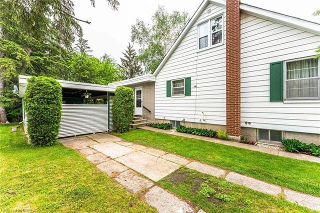 69 Hill Avenue, House detached with 3 bedrooms, 1 bathrooms and null parking in Brantford ON | Image 3