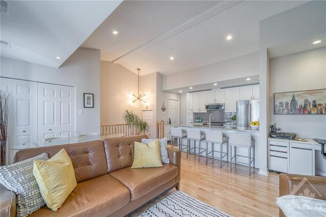 26 Sternes Private, House attached with 2 bedrooms, 1 bathrooms and 1 parking in Ottawa ON | Image 5