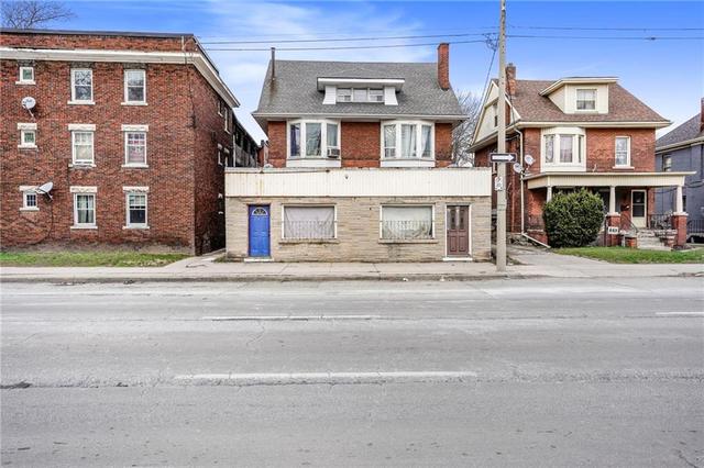 889 Main Street E, House detached with 6 bedrooms, 4 bathrooms and 4 parking in Hamilton ON | Image 2