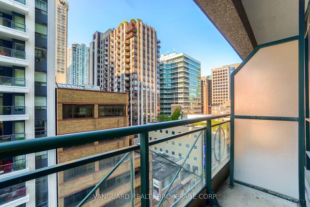 809 - 35 Hayden St, Condo with 1 bedrooms, 1 bathrooms and 1 parking in Toronto ON | Image 21