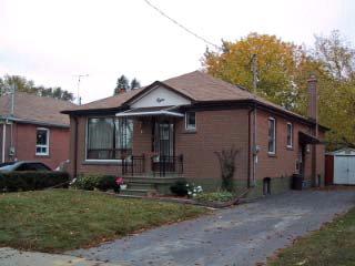 8 Treeview Dr, House detached with 3 bedrooms, 2 bathrooms and 4 parking in Toronto ON | Image 1
