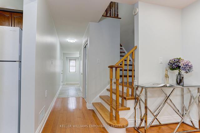 48 - 10 Cardwell Ave, Townhouse with 3 bedrooms, 3 bathrooms and 3 parking in Toronto ON | Image 25
