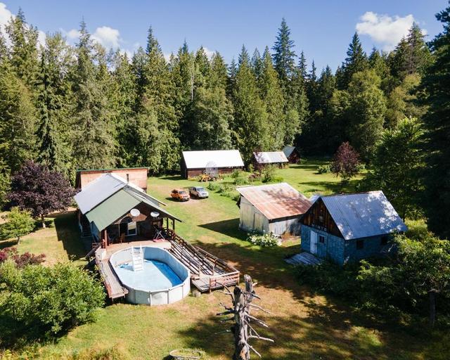589 Sagacious Road, House detached with 2 bedrooms, 1 bathrooms and null parking in Columbia Shuswap B BC | Image 24