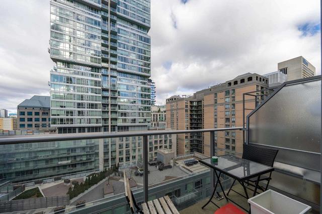 lph16 - 21 Nelson St, Condo with 1 bedrooms, 2 bathrooms and 2 parking in Toronto ON | Image 8