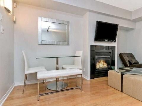 th #61 - 208 Niagara St, Townhouse with 1 bedrooms, 1 bathrooms and 1 parking in Toronto ON | Image 3