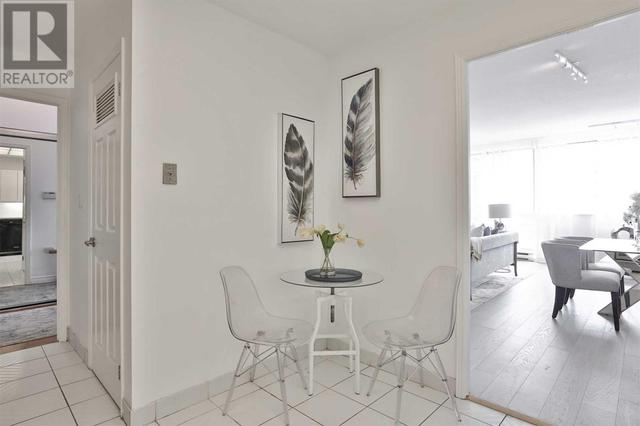 1003 - 7 Broadway Ave, Condo with 2 bedrooms, 2 bathrooms and 0 parking in Toronto ON | Image 10